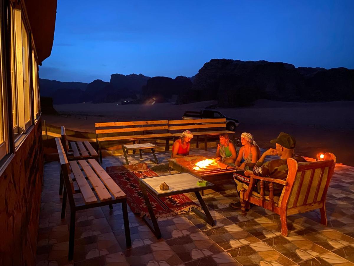 Bed and Breakfast Bedouin Memories Camp Ваді-Рам Екстер'єр фото